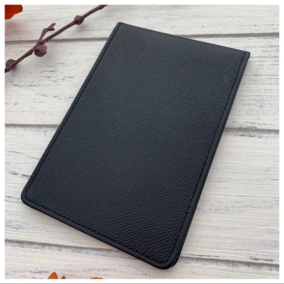 Louis Vuitton Bi-Fold ID/Photo Holder - Picture 3 of 8